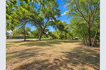 917 Proctor Street, Lockhart, TX 78644 - Photo 2