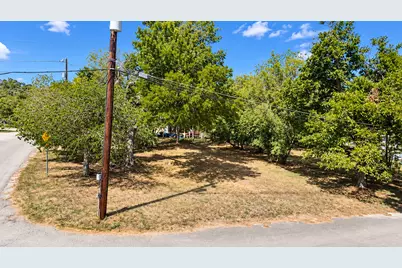 917 Proctor Street, Lockhart, TX 78644 - Photo 6