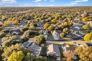 105 Lubbock Dr, Georgetown, TX 78633 - Photo 38