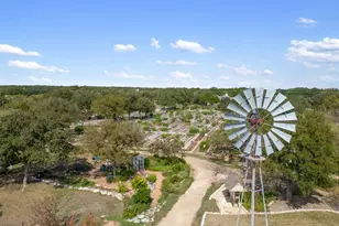 105 Lubbock Dr, Georgetown, TX 78633 - Photo 34