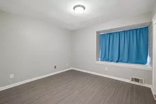 1221 W Hopkins St, San Marcos, TX 78666 - Photo 10