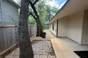 8009 Tuscarora Trail, Austin, TX 78729 - Photo 16