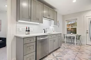 2702 Crest Ave, Austin, TX 78702 - Photo 14