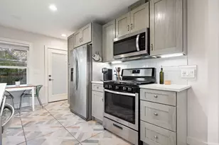 2702 Crest Ave, Austin, TX 78702 - Photo 12