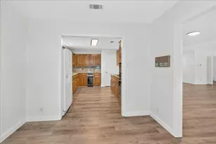 10403 Pinehurst Dr, Austin, TX 78747 - Photo 16