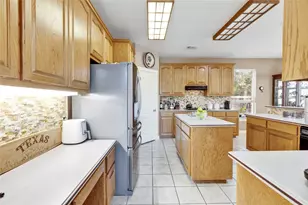 10608 Portrush Ct, Austin, TX 78747 - Photo 16