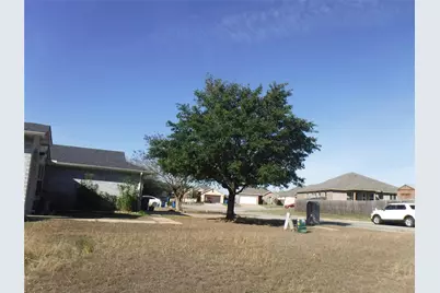 317 Gettysburg Loop, Elgin, TX 78621 - Photo 4