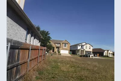 317 Gettysburg Loop, Elgin, TX 78621 - Photo 10