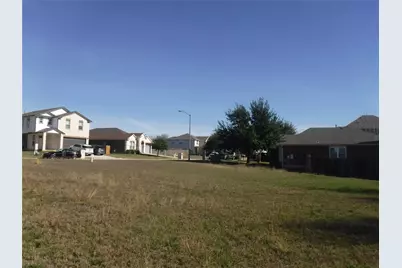 317 Gettysburg Loop, Elgin, TX 78621 - Photo 2