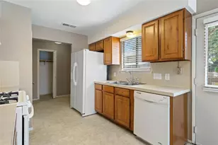8005 Hood Cir, Austin, TX 78745 - Photo 6