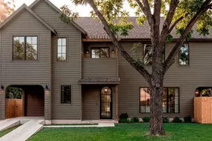 901 Shady Ln, Austin, TX 78702 - Photo 2