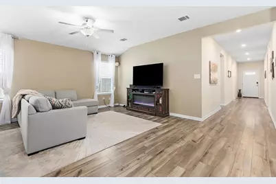 934 Main Street, Hutto, TX 78634 - Photo 18