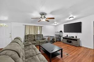 243 Highline Dr, Bastrop, TX 78602 - Photo 4