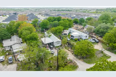 404 Quail Run, Buda, TX 78610 - Photo 2