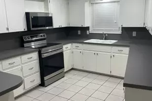 300 Evergreen St, Burnet, TX 78611 - Photo 4