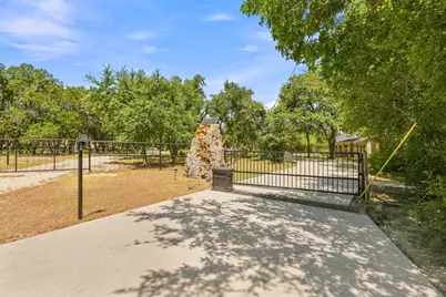262 E Ridgewood Road, Georgetown, TX 78633 - Photo 40