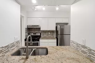 7920 Rockwood Ln, Austin, TX 78757 - Photo 10