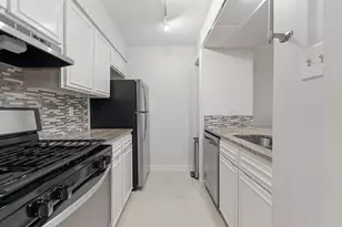 7920 Rockwood Ln, Austin, TX 78757 - Photo 6