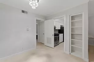 7920 Rockwood Ln, Austin, TX 78757 - Photo 6