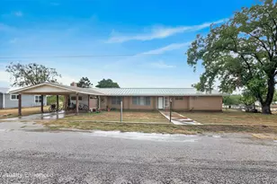 1205 W Haynie St, Llano, TX 78643 - Photo 1