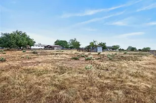 1205 W Haynie St, Llano, TX 78643 - Photo 34