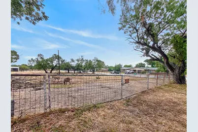 1205 W Haynie Street, Llano, TX 78643 - Photo 30