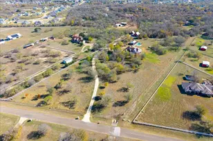 375 Colorado Dr, Cedar Creek, TX 78612 - Photo 2