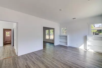 743 S Blanco Street S, Lockhart, TX 78644 - Photo 4