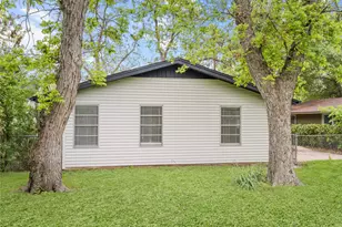3206 Goodwin Ave, Austin, TX 78702 - Photo 24