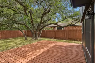 8921 Corran Ferry Dr, Austin, TX 78749 - Photo 36