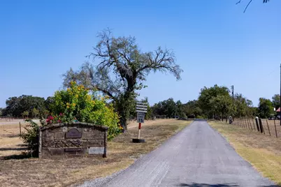 314 Red Bird Lane, Kingsbury, TX 78638 - Photo 8