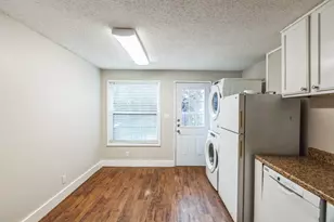 20600 Bonanza St, Lago Vista, TX 78645 - Photo 2