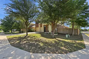351 Wincliff Dr, Buda, TX 78610 - Photo 2