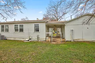 921 W 5th St, Taylor, TX 76574 - Photo 28