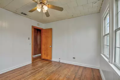 921 W 5th Street, Taylor, TX 76574 - Photo 16