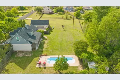 205 Morningside Circle, Hutto, TX 78634 - Photo 2