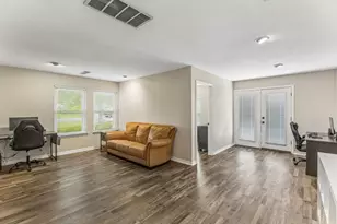 205 Morningside Cir, Hutto, TX 78634 - Photo 18