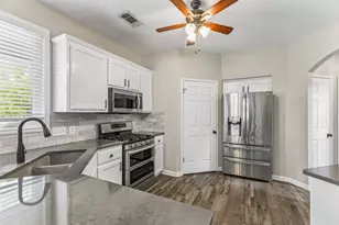 205 Morningside Cir, Hutto, TX 78634 - Photo 10