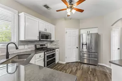205 Morningside Circle, Hutto, TX 78634 - Photo 10
