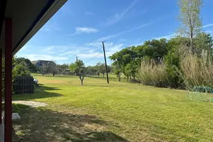 205 Morningside Cir, Hutto, TX 78634 - Photo 10