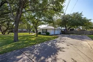 104 Highview Rd, Georgetown, TX 78628 - Photo 16