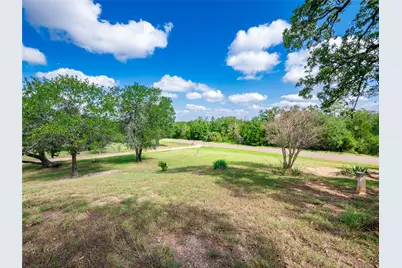 499 Hidden Oaks Drive, Elgin, TX 78621 - Photo 28