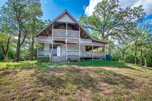 499 Hidden Oaks Dr, Elgin, TX 78621 - Photo 4