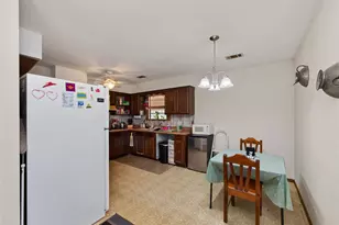 499 Hidden Oaks Dr, Elgin, TX 78621 - Photo 10