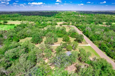 499 Hidden Oaks Drive, Elgin, TX 78621 - Photo 34