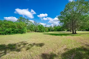 499 Hidden Oaks Dr, Elgin, TX 78621 - Photo 30