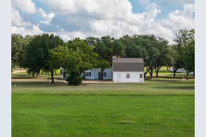 1713 Woody Lane, Sealy, TX 77474 - Photo 1