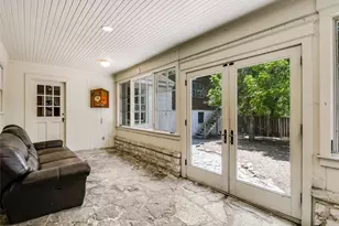 2304 Longview St, Austin, TX 78705 - Photo 10