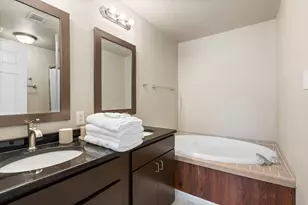 8601 Putnam Dr, Austin, TX 78757 - Photo 18