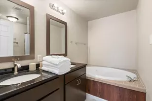 8601 Putnam Dr, Austin, TX 78757 - Photo 16